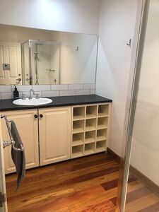 Bathroom Facilities - Log Cabin Homestead Creswick