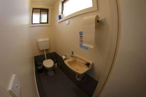 Log Cabin toilet facilities 