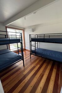 Bunks Accommodation at Log Cabin Homestead Creswick